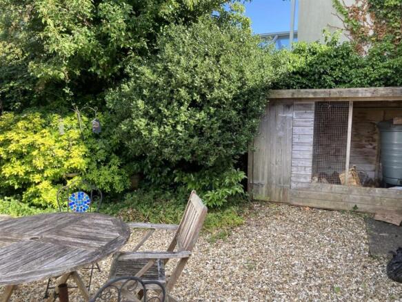 Rear garden 4.jpg