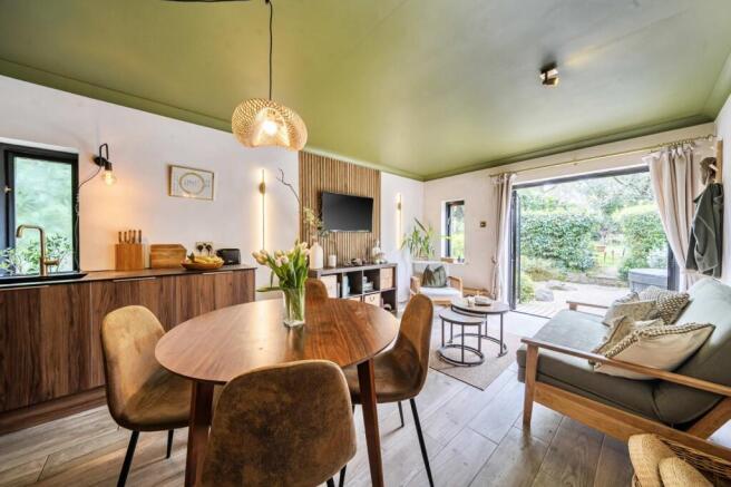 Kitchen/Reception