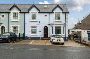 Flat 2, 7 Byron Court, Charles Street, Petersfield GU32 3EJ