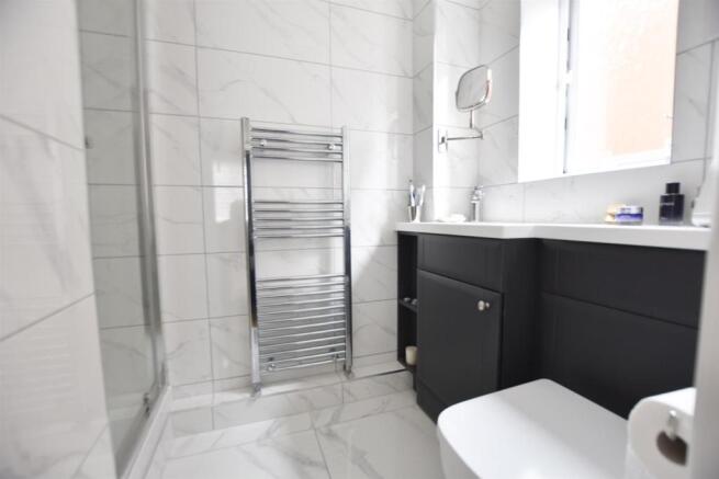 EN SUITE
