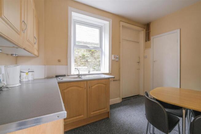 2 bed Terraced for sale Image 5