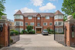 Flat 9, 46 Warbeck House, Queens Road, Weybridge KT13 0AW