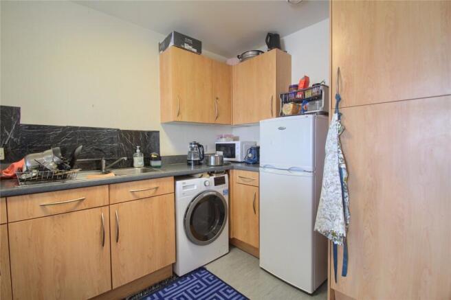 2 bed Flat for sale Image 4