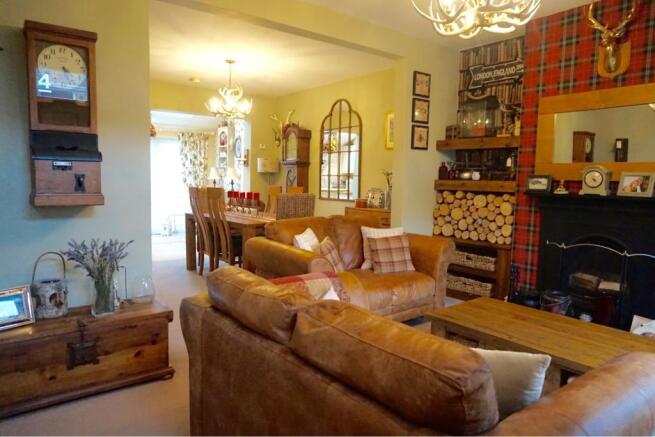 Lounge/Dining Room
