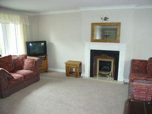 LOUNGE PIC 1
