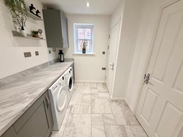 4 bed Detached for sale Image 7