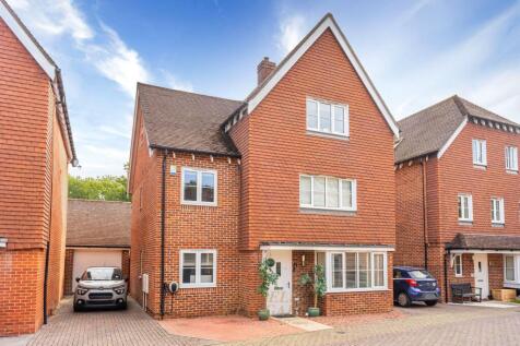 Apsley Road, Horley, RH6