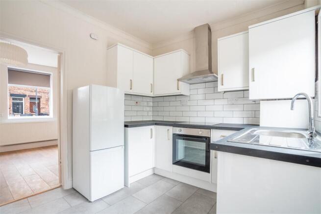 1 bed Terraced to rent Image 4