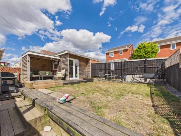 4 bed Detached for sale Image 10