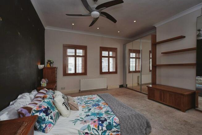 4 bed Terraced for sale Image 4