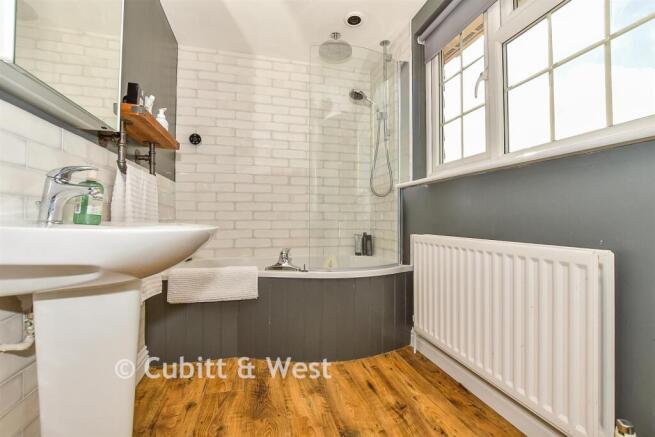 En-Suite Bathroom
