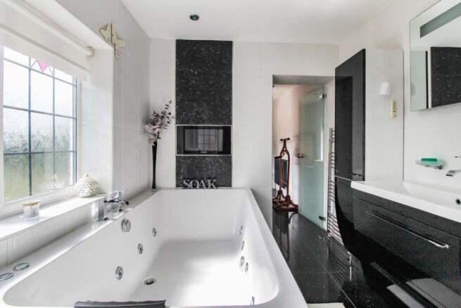 Master En-suite