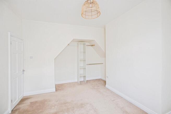 3 bed Terraced for sale Image 9