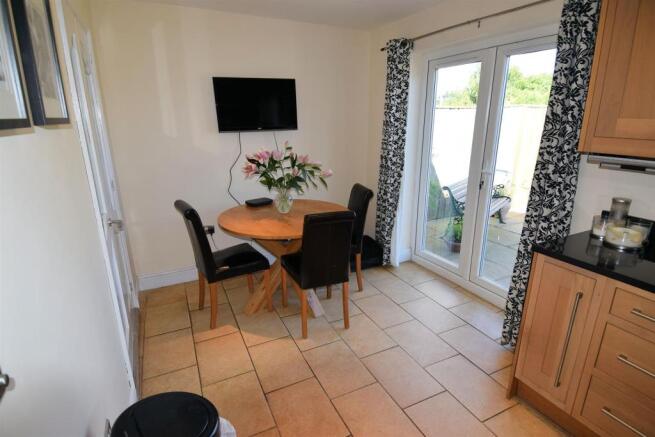 Dining area.jpg