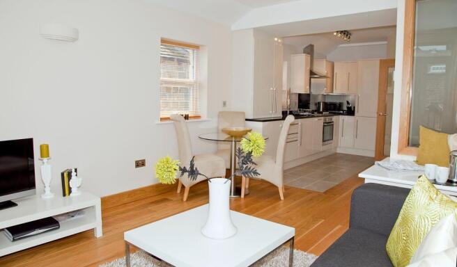 2 bed Flat for sale Image 6