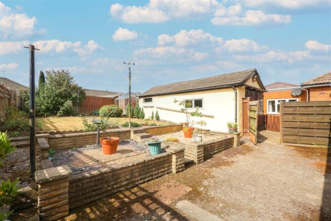 3 bed Semi-Detached Bungalow for sale Image 12