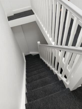 4 bed Flat for sale Image 4