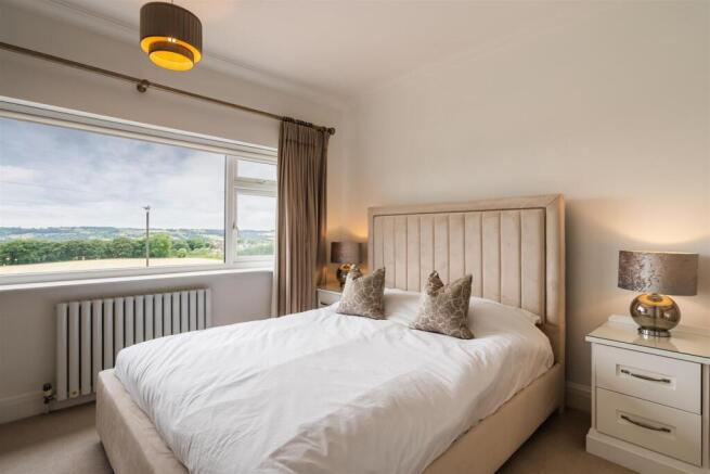 4 bed Detached for sale Image 4