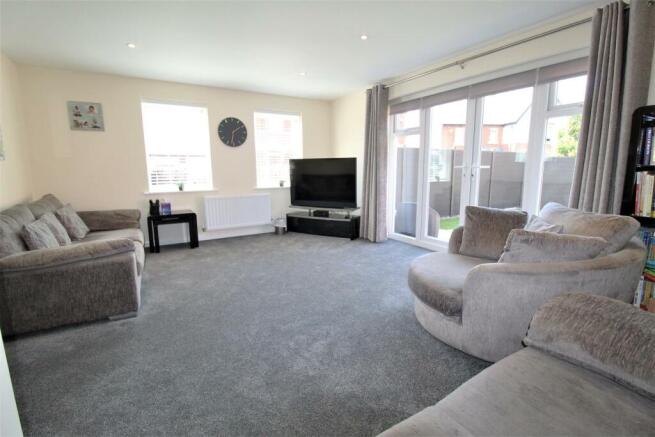 Living room 2.jpg