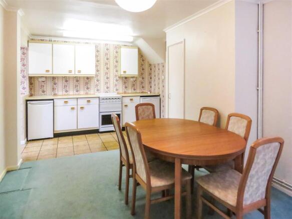 Kitchen.JPG