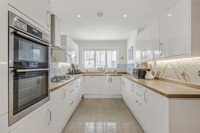 Kitchen / Breakfast Room