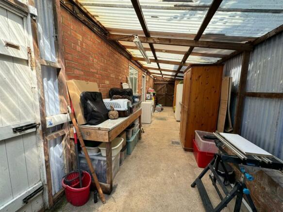 GARAGE/INNER STORAGE AREA