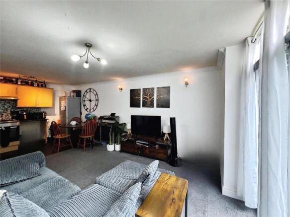 2 bed Apartment for sale Image 7