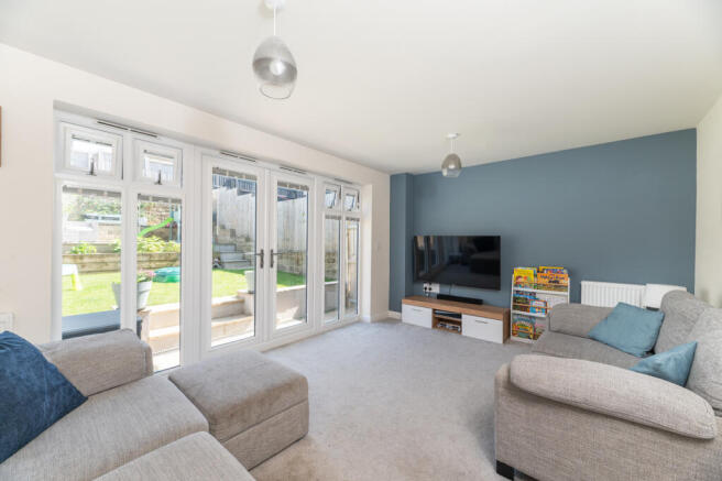 3 bed Semi-Detached for sale Image 3