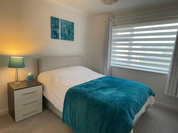 bedroom..jpg