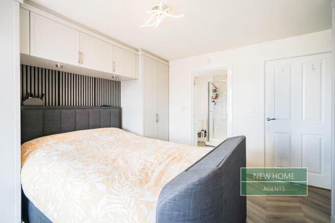 2 bed Flat for sale Image 11