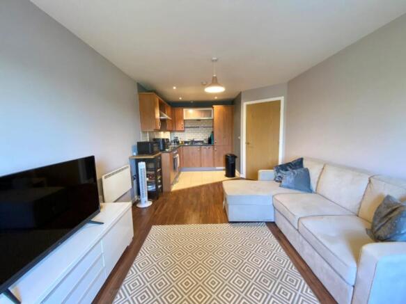 1 bed Apartment to rent Image 5