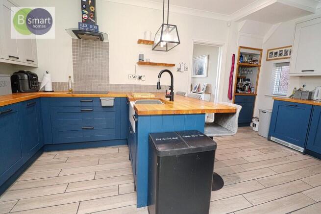 3 bed Town House for sale Image 5