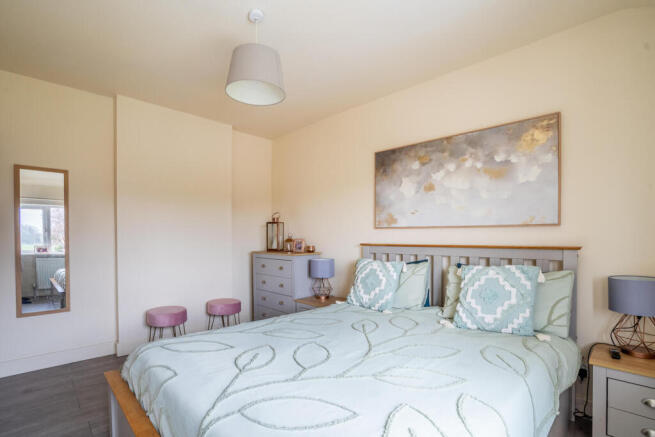 3 bed Terraced for sale Image 8