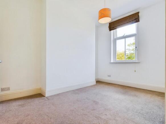 2 bed Flat to rent Image 10