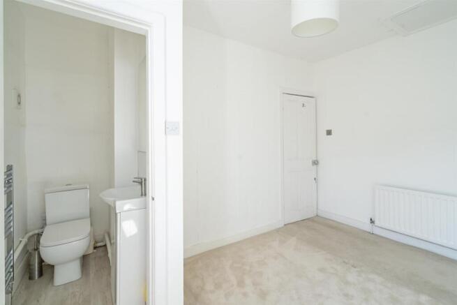 2 bed Terraced for sale Image 8