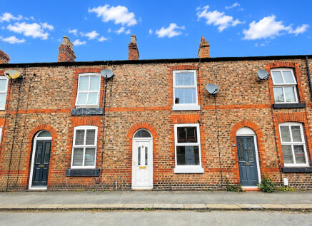Field Road, Sale, M33