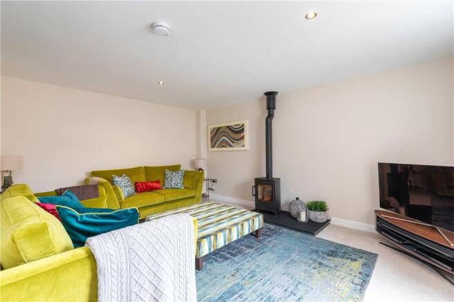 4 bed Detached for sale Image 8