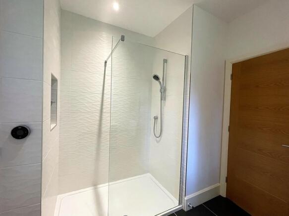 Ensuite Shower Be...