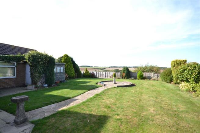 18elmwoodavenueGARDEN.JPG