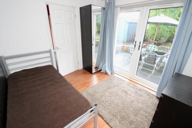 Bed 4  Family Room