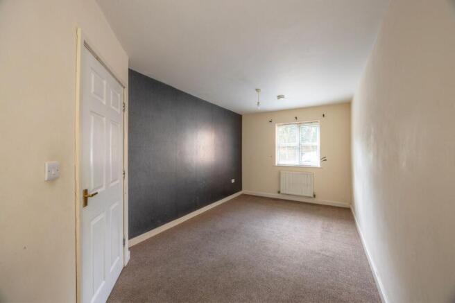 2 bed Apartment to rent Image 5
