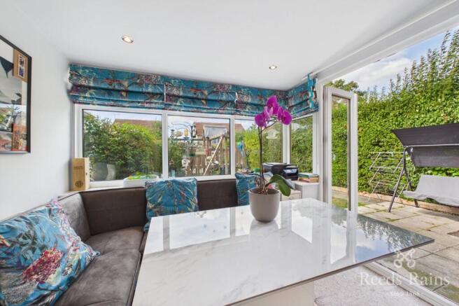 3 bed Semi-Detached for sale Image 4