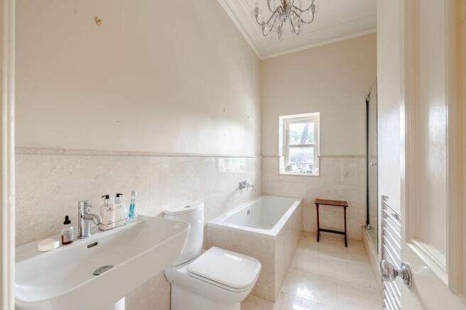 2 bed Flat for sale Image 10