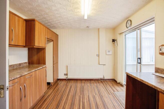 3 bed Semi-Detached for sale Image 8