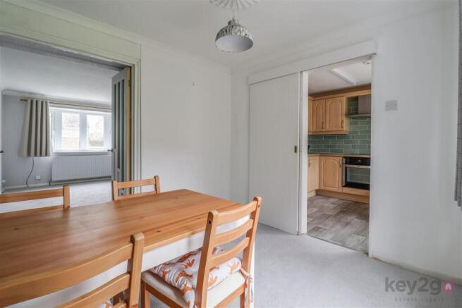 3 bed Semi-Detached for sale Image 4