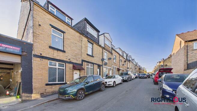 4 bed Terraced to rent Image 12