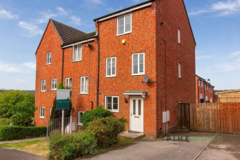 East Street, Doe Lea, S44