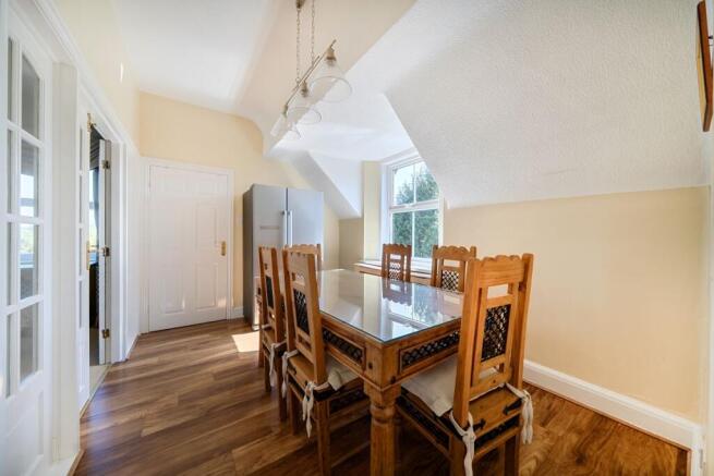 2 bed Apartment for sale Image 8