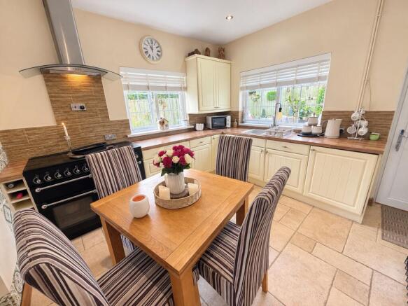 Kitchen/Breakfast Room