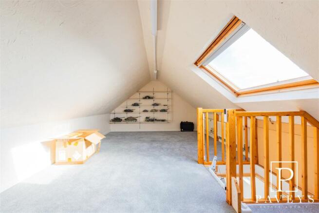 LOFT ROOM